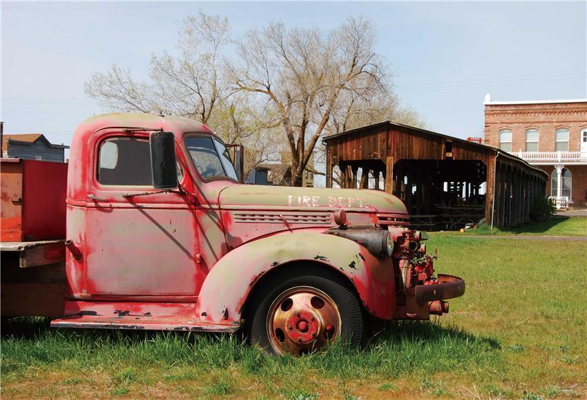 Autumn Rustic Retro Old Red Car Nature Backdrop for Photos Studio