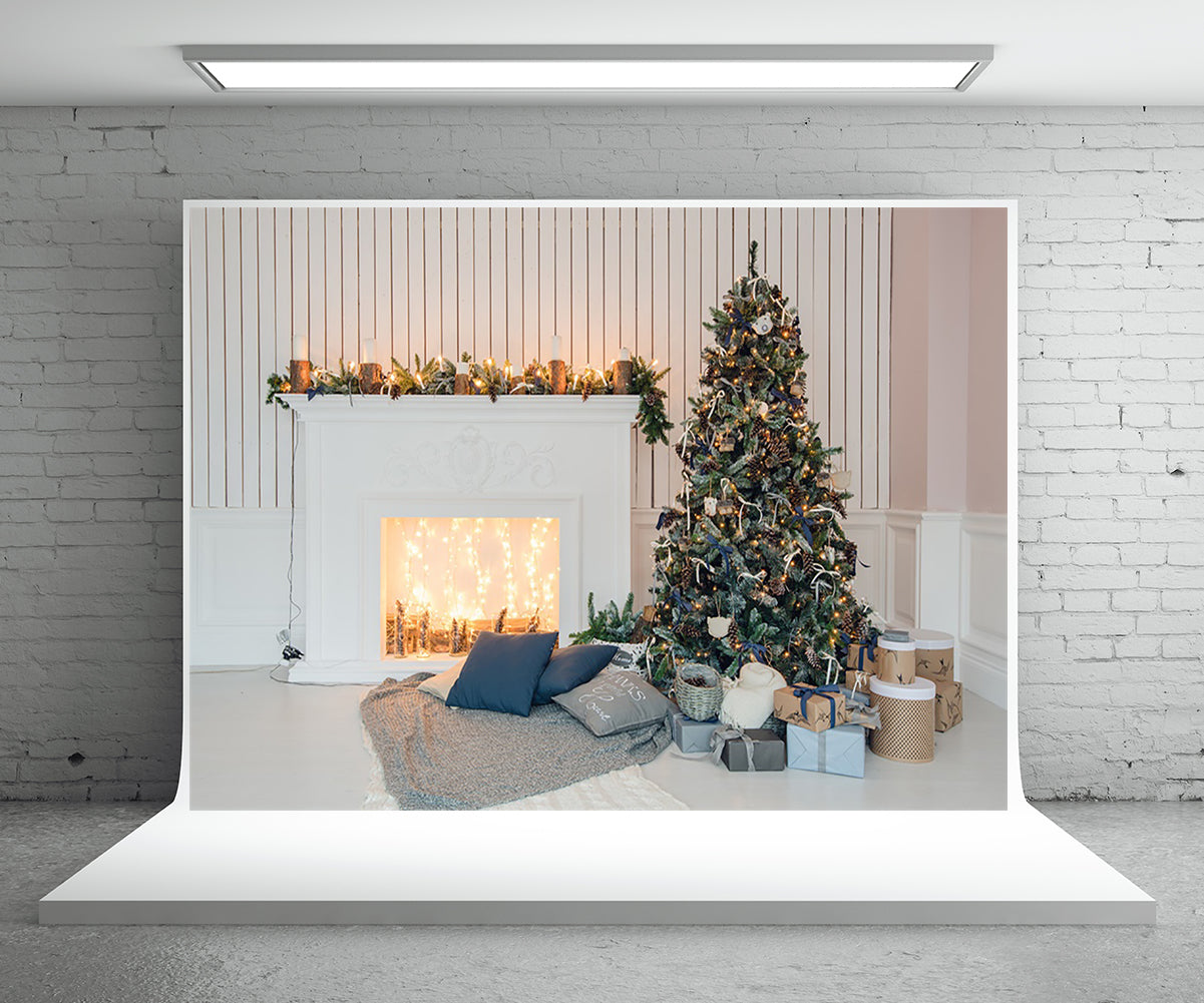 White Wood Wall Christmas Tree Backdrop for Picture